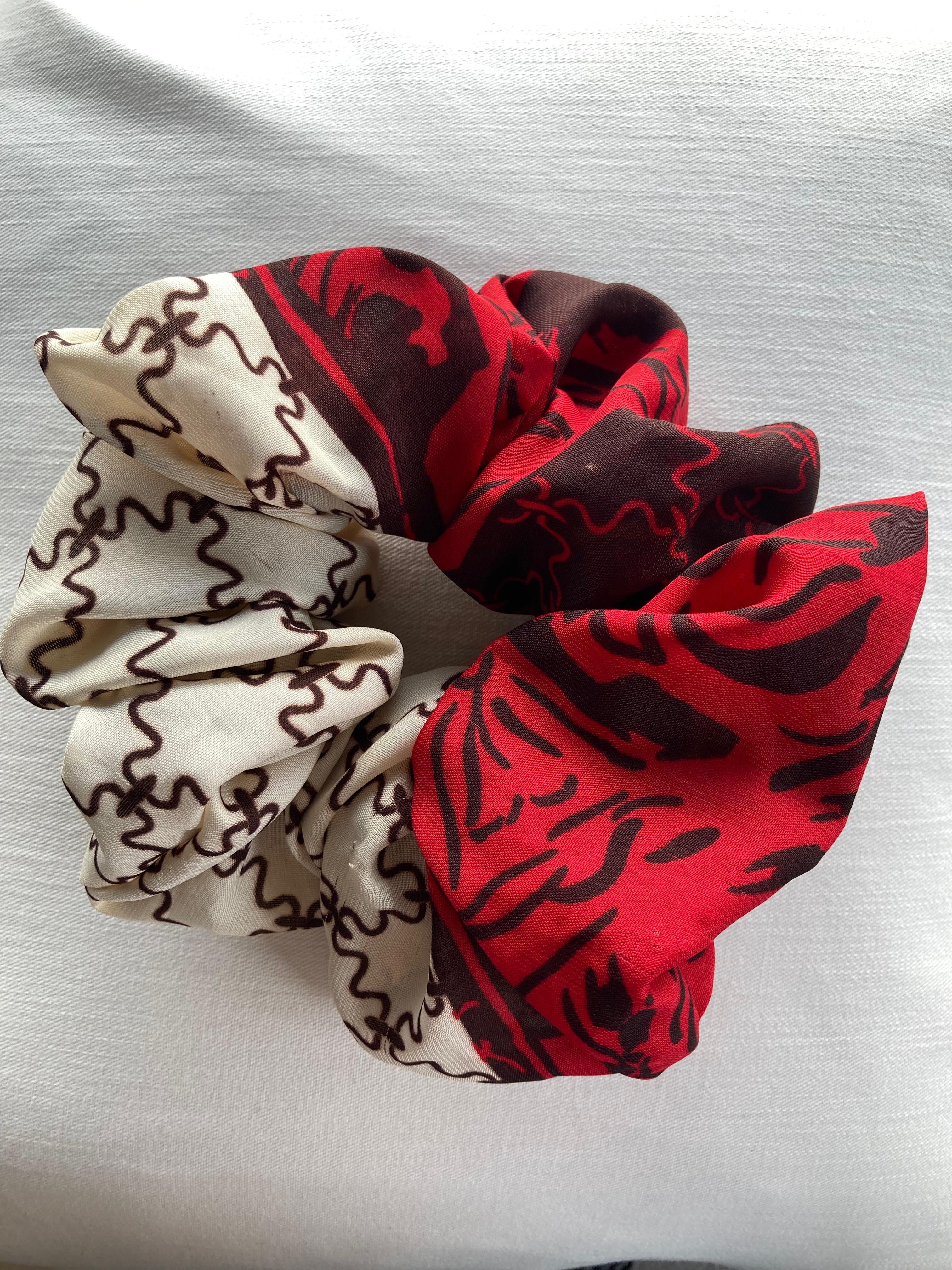 Scrunchy - Vivid Red With Cream(L)