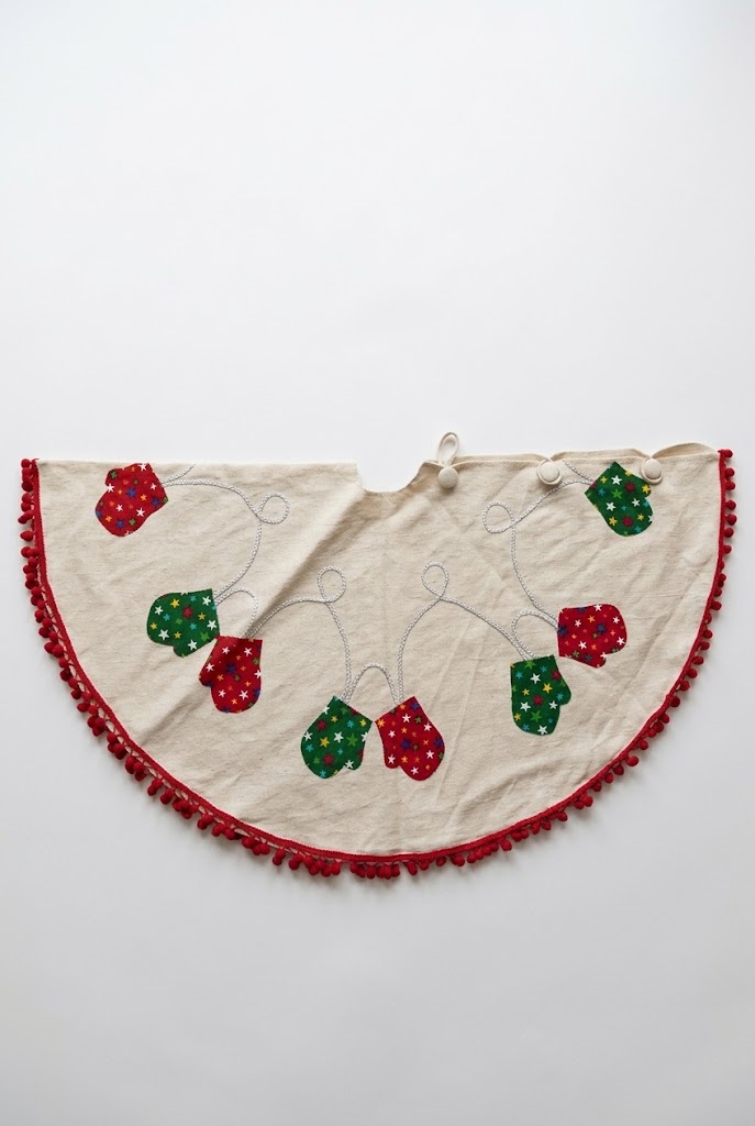 Christmas Tree Skirt - White jute 